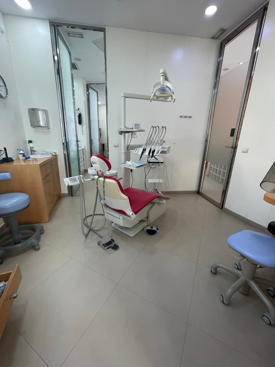 Gabinete dental totalmente equipado